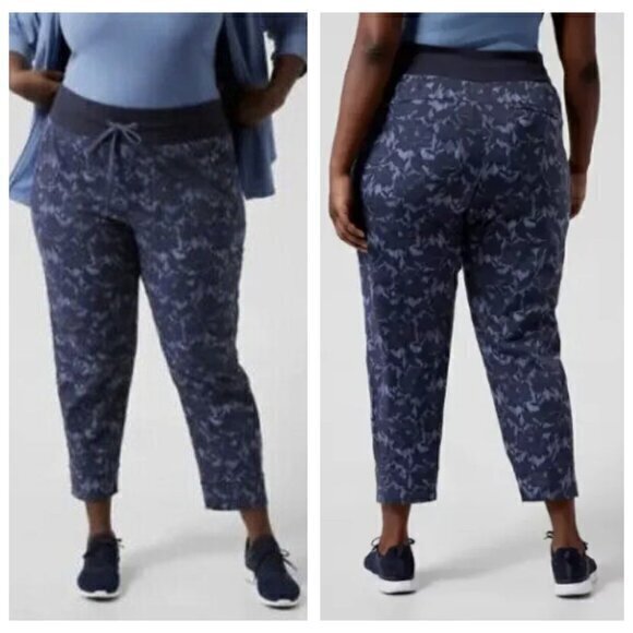 NWT Athleta Trekkie North Jogger 22 Ethereal Bloom Cottage Blue Floral - Picture 2 of 15